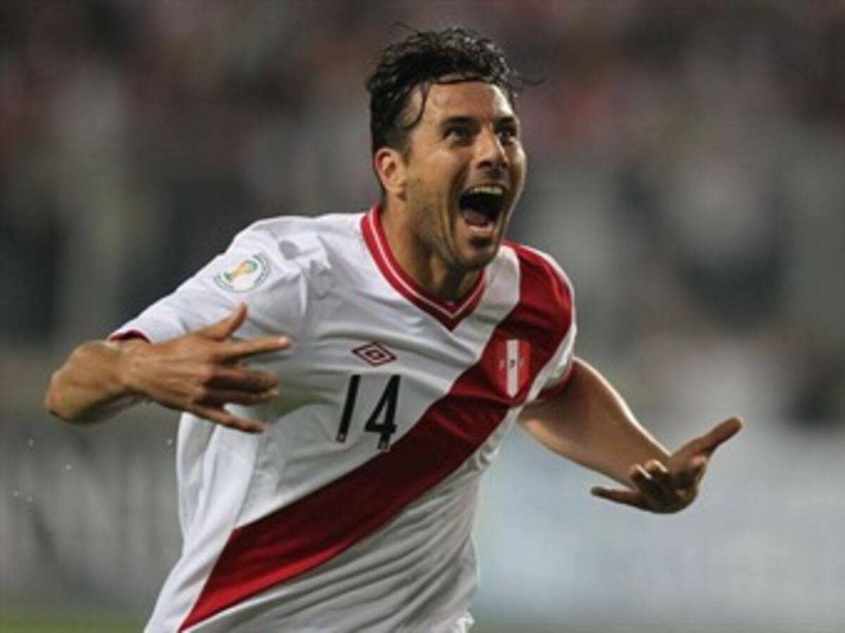 Perú venció a Ecuador y sigue en la pelea por el repechaje