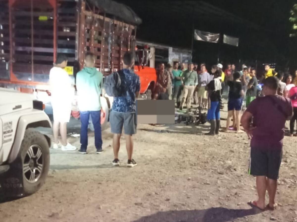 Niña de 3 años que iba en moto murió arrollada por un camión