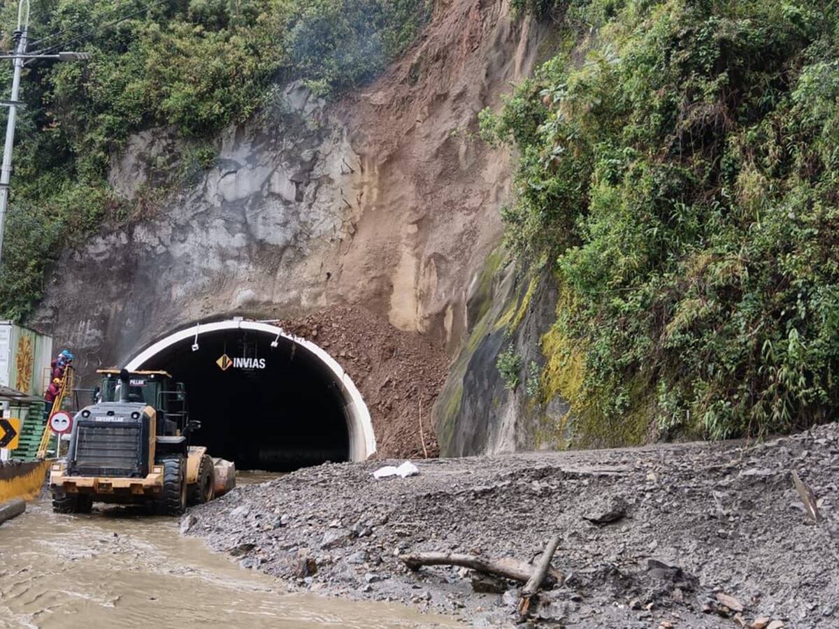 Incomunicado el occidente del país con el centro por cierre total de la vía a la Línea