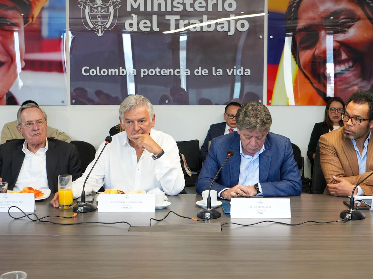 Sindicatos y los empresarios continúan sin acuerdo sobre el Salario Mínimo para 2025