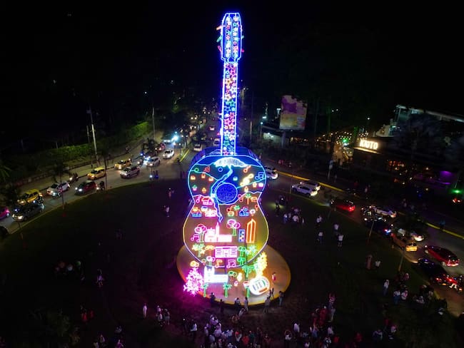 Monumento a la Guitarra en Ibagué ubicado en la calle 69 con Ambalá