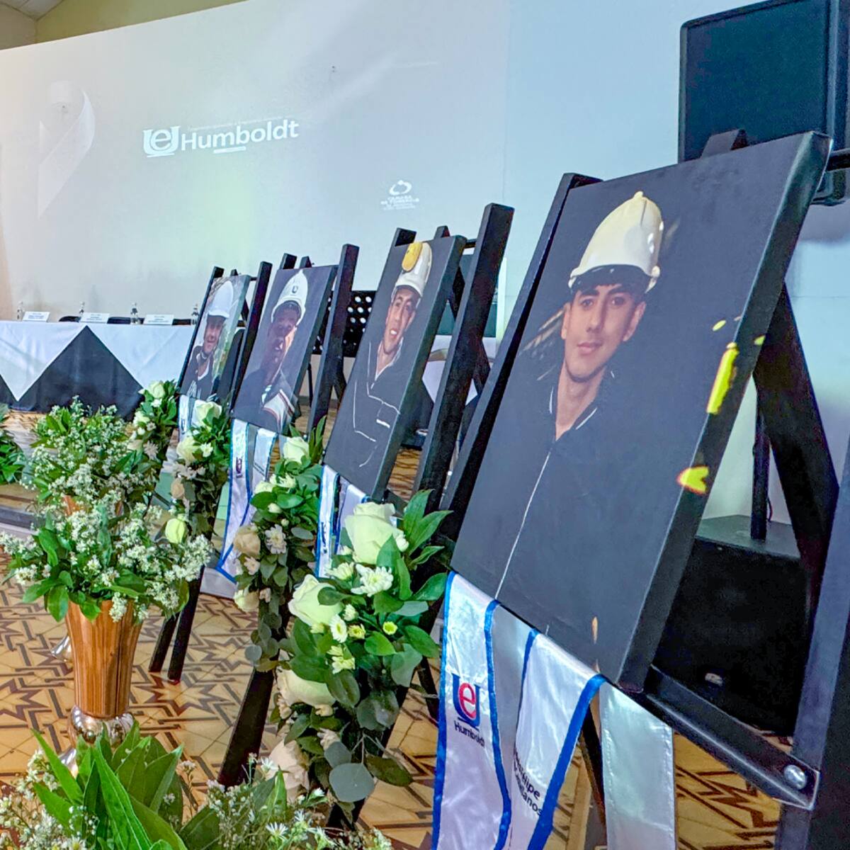 Von Humboldt otorgó grado póstumo a siete estudiantes que murieron en trágico accidente en Quindío