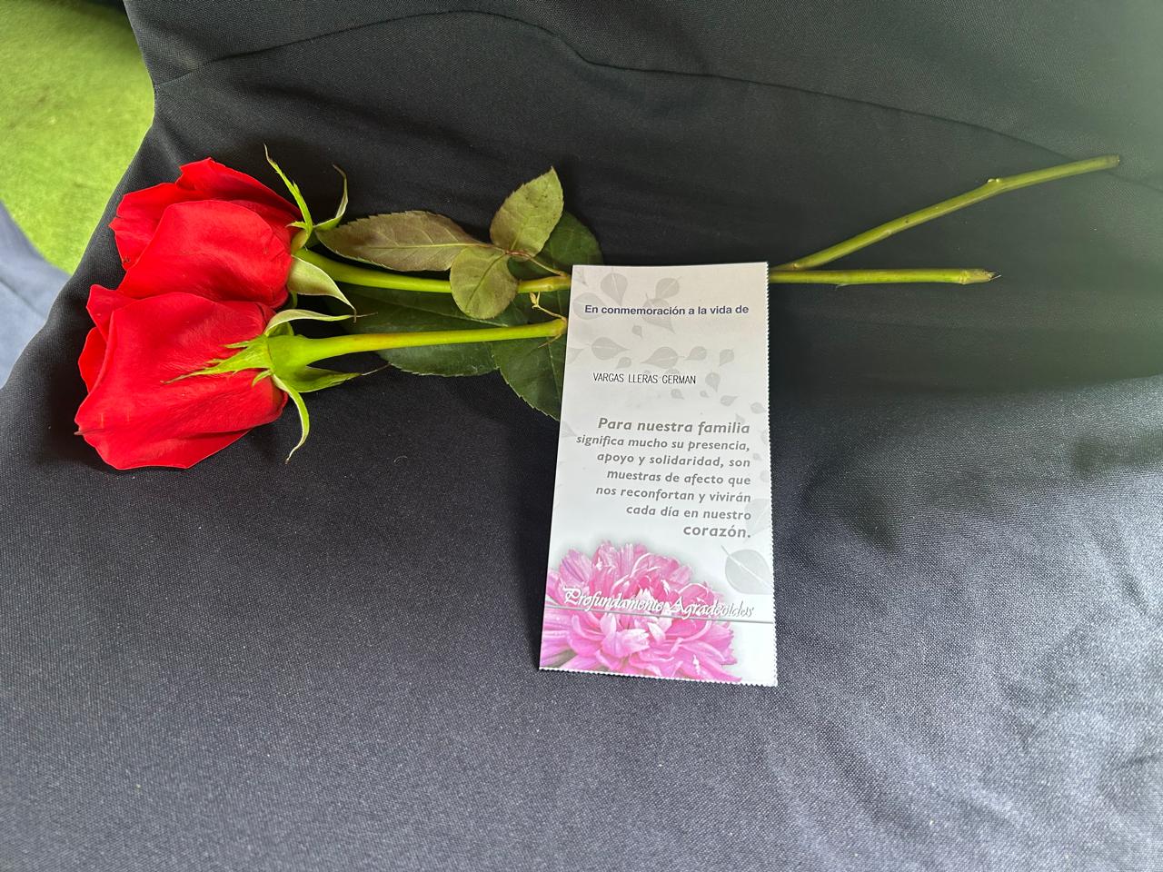 Homenaje a Germán Vargas Lleras en el cementerio Jardines de Paz. Foto Cristina Navarro/Caracol Radio