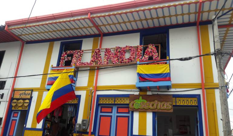 Todos los días 5:45, 6:48, 7:48 y 8:45 a.m. escuche la información local