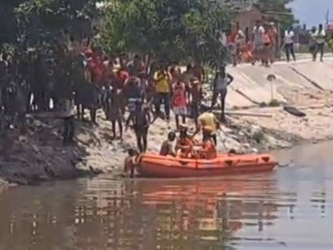 Hallan el cuerpo sin vida de adulto arrastrado por arroyo en Barranquilla