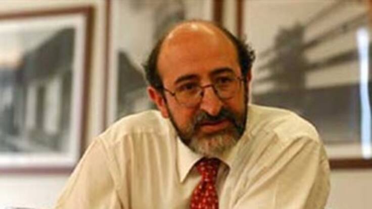 Es completamente equivocado plantear un dilema entre Santos y Uribe: Juan Lozano