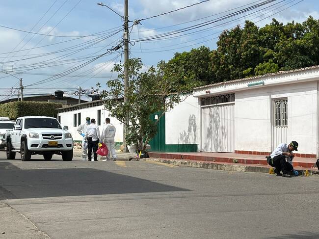 Dos hombres fueron asesinados frente a una institución educativa en Cúcuta. / Foto: Jenny Márquez.
