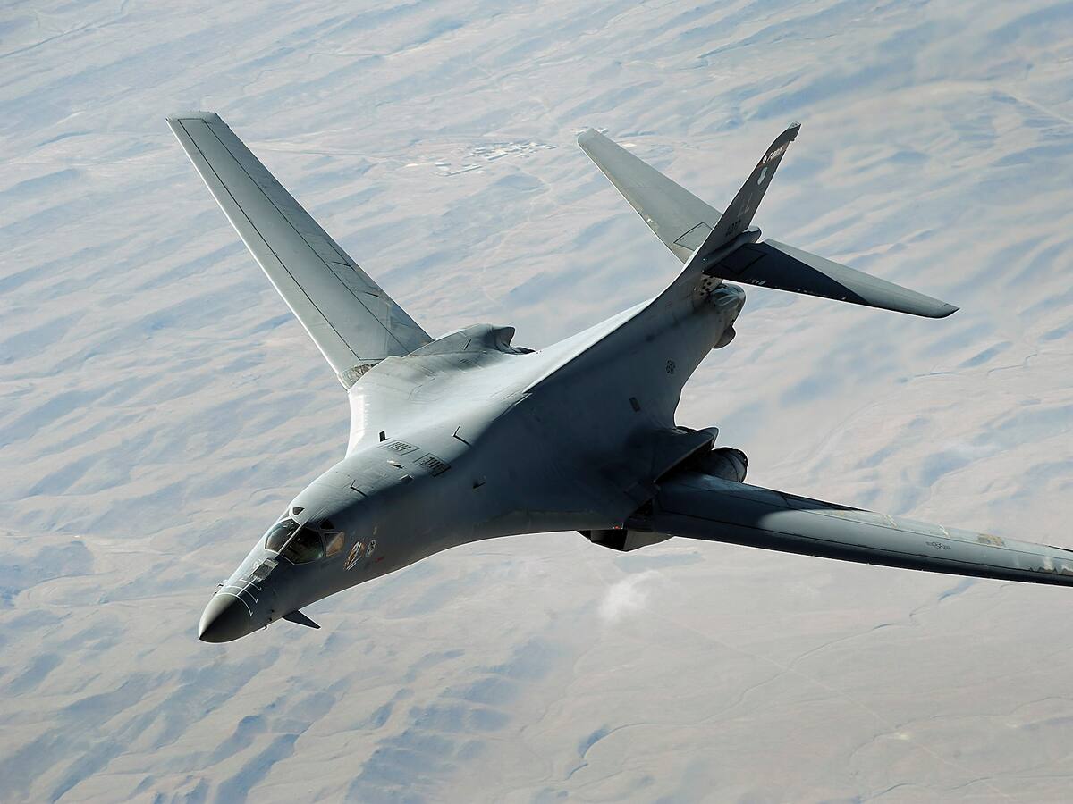 EE.UU. bombardea bases de la Guardia Revolucionaria iraní en Siria e Irak