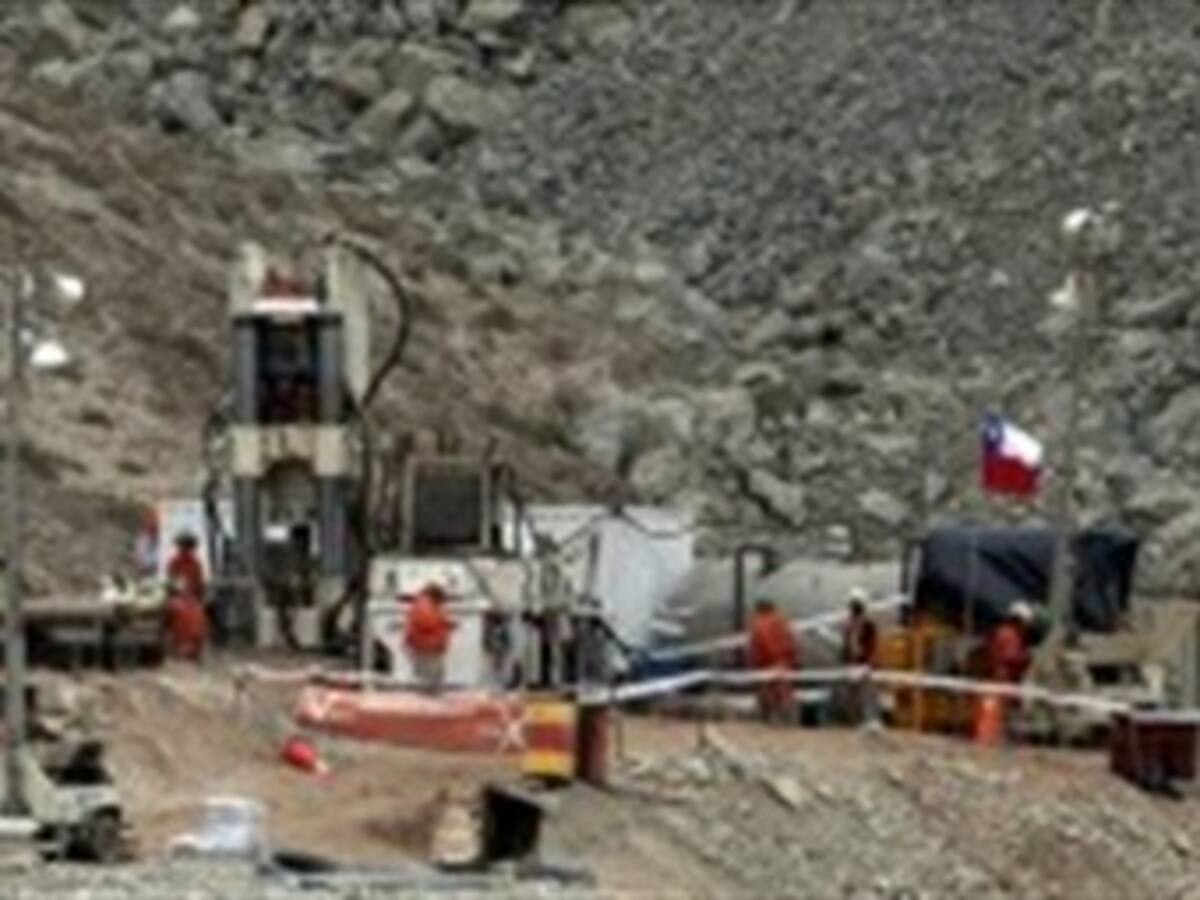 Médico en ‘campamento Esperanza’ dice que situación sicológica de mineros está controlada
