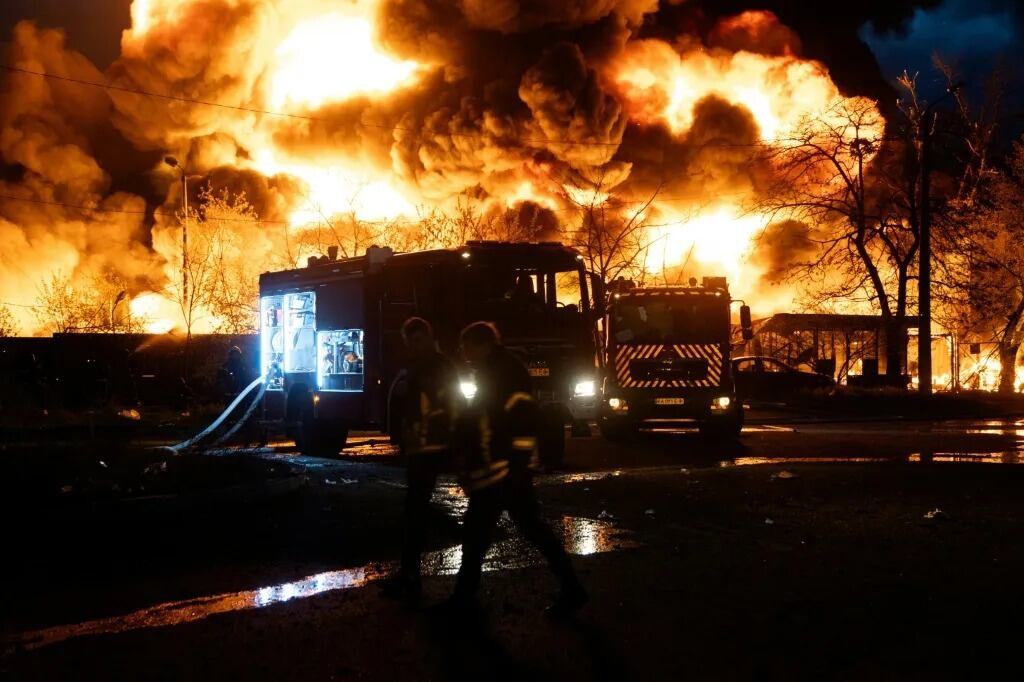 Nueva ola de ataques rusos deja 16 muertos y más de 100 heridos en toda Ucrania