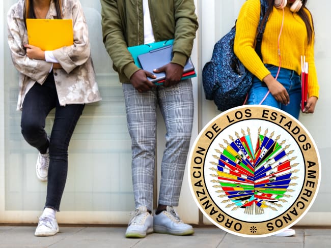 Imagen de referencia de estudiantes universitarios y el logo de la OEA. Foto: Getty Images / OEA