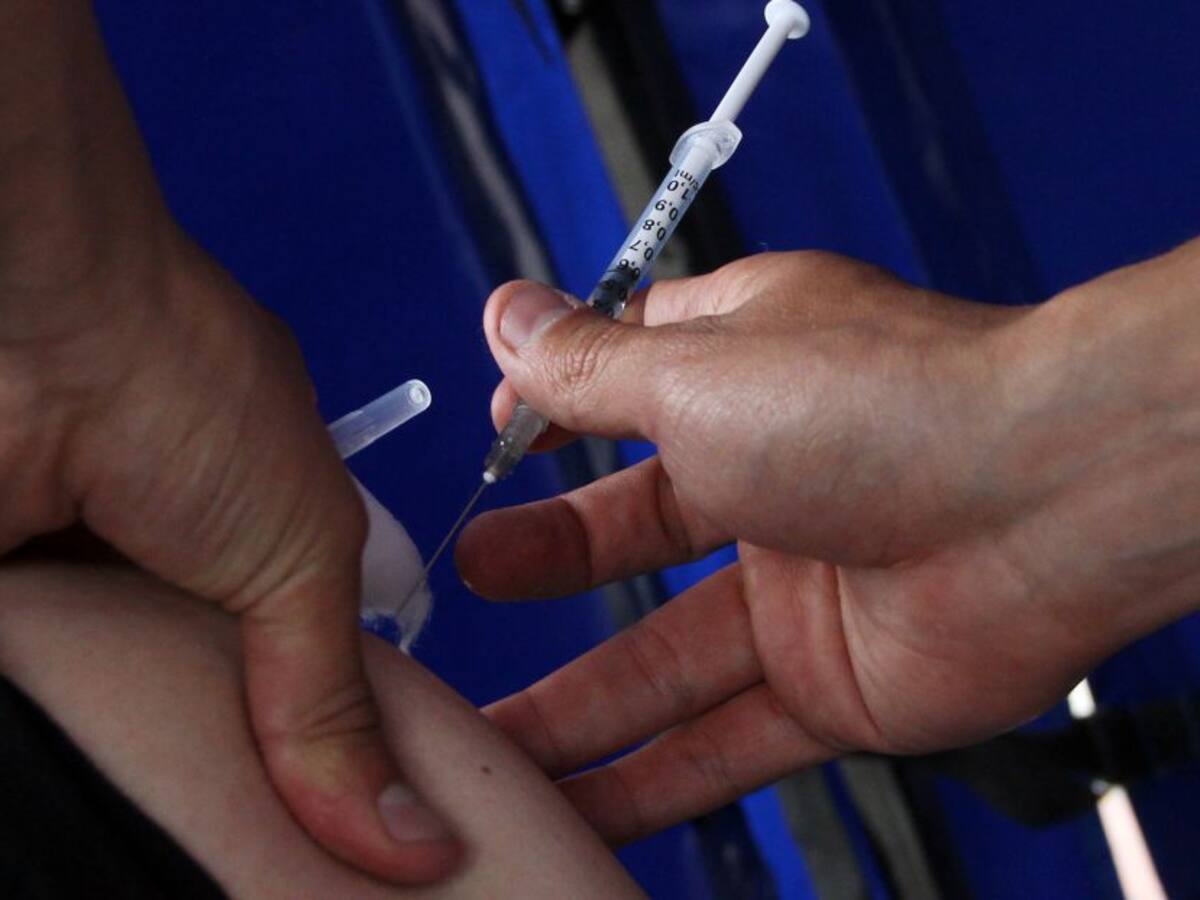 Expertos piden actualizar esquema de vacunas para un seguro regreso a clase