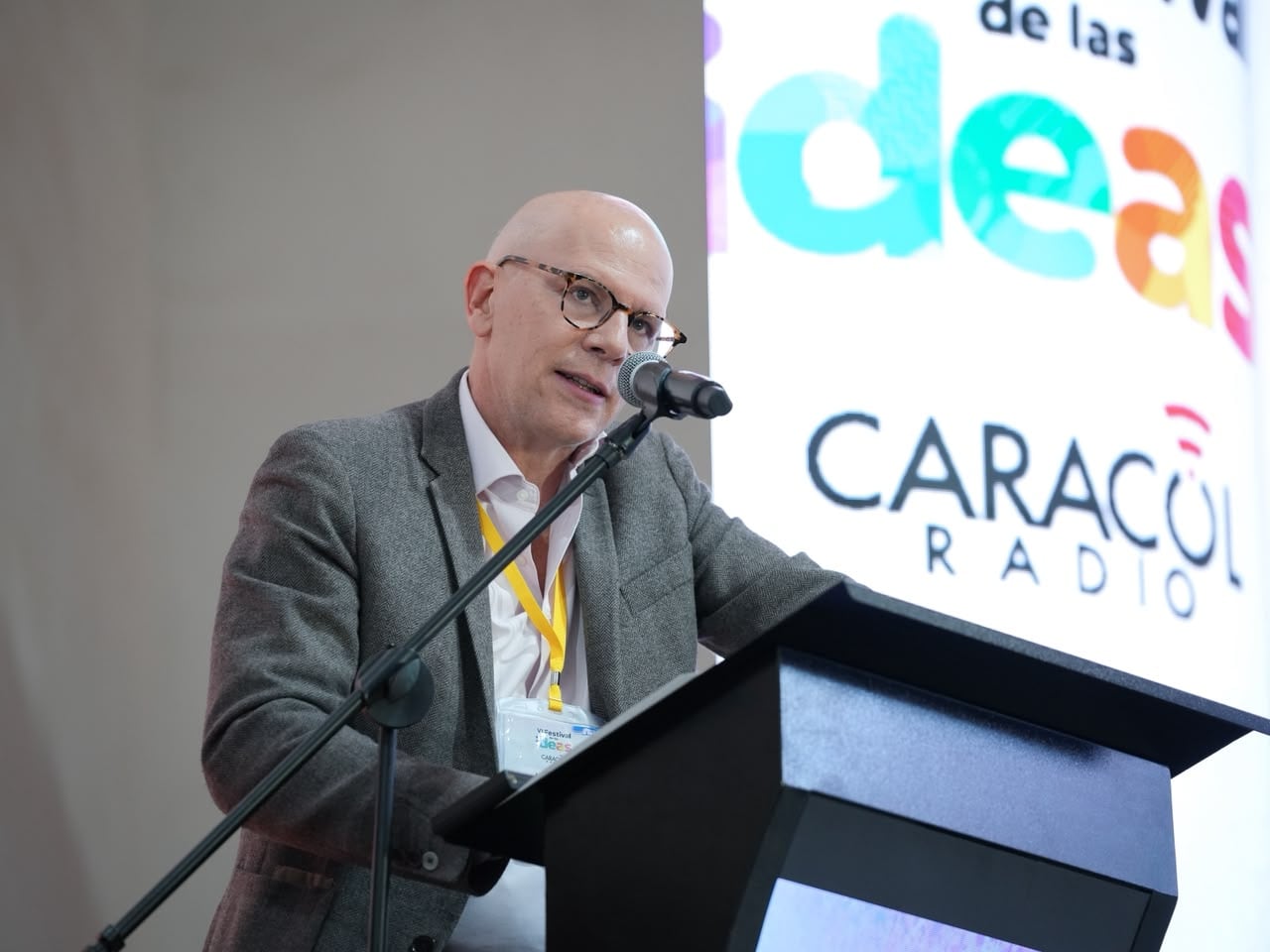 Alejandro Santos, director de Contenidos de Prisa Media y del Festival de las Ideas, durante la instalación de la sexta edición del evento liderado por Caracol Radio. | Foto: Caracol Radio
