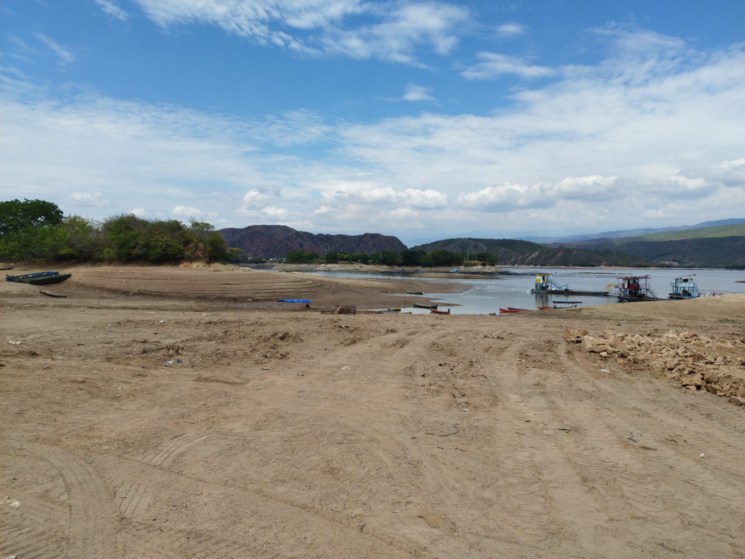 La intención es que además de acordar una solución a corto plazo, también se puedan generar protocolos y acciones tendientes a encarar contingencias similares a futuro.