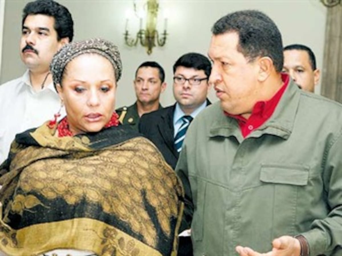 Piedad Córdoba dice habría que replantear proceso de paz colombiano si pierde Chávez