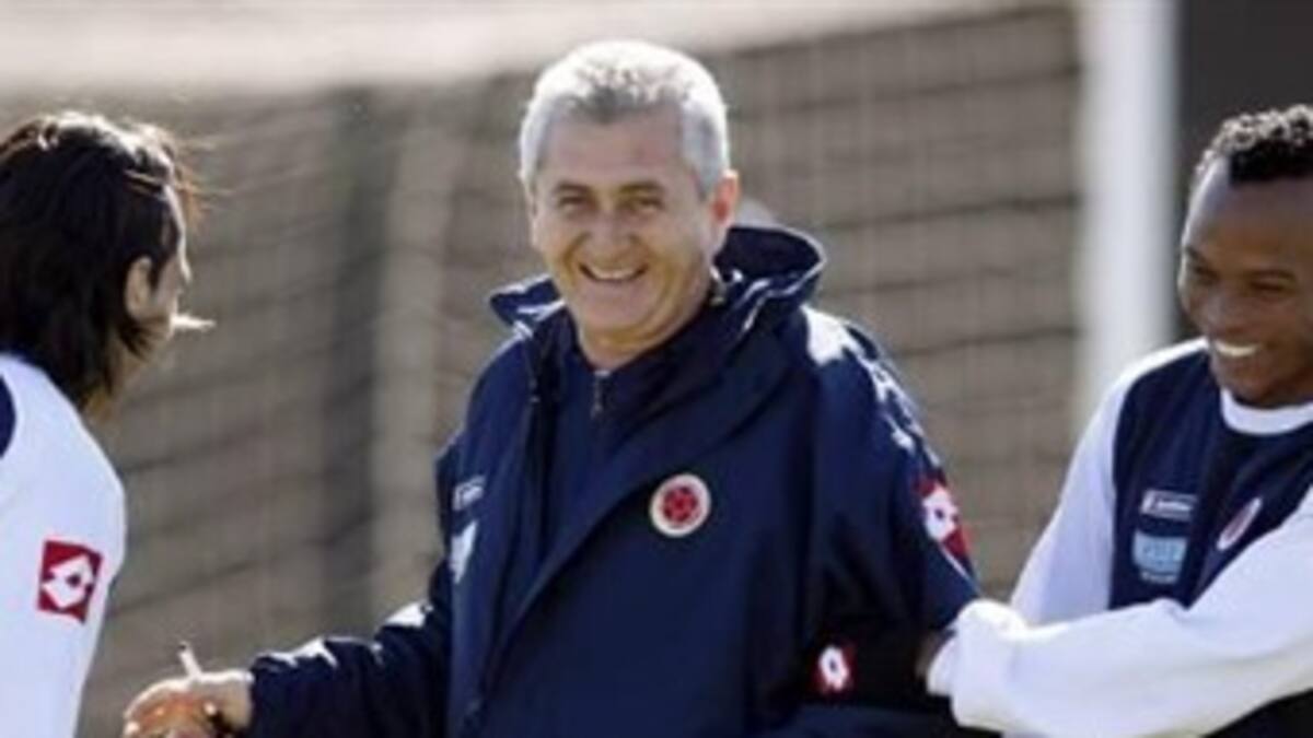Colombia ya está en Montevideo y en la tarde del lunes entrenará en cancha del Club Miramar