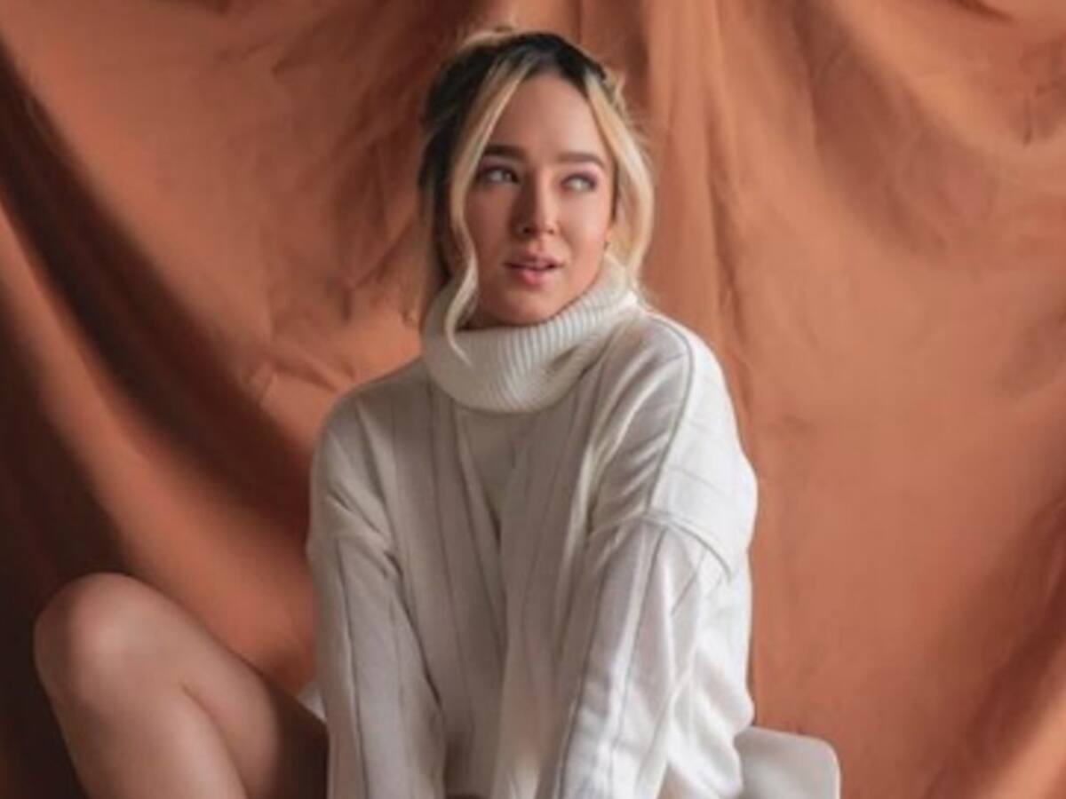 "Toda una delicia", así describen a hermana de Karol G por sensual foto