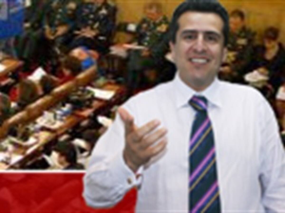 Procuraduría pide absolver al senador Luis Fernando Velasco por parapolitica