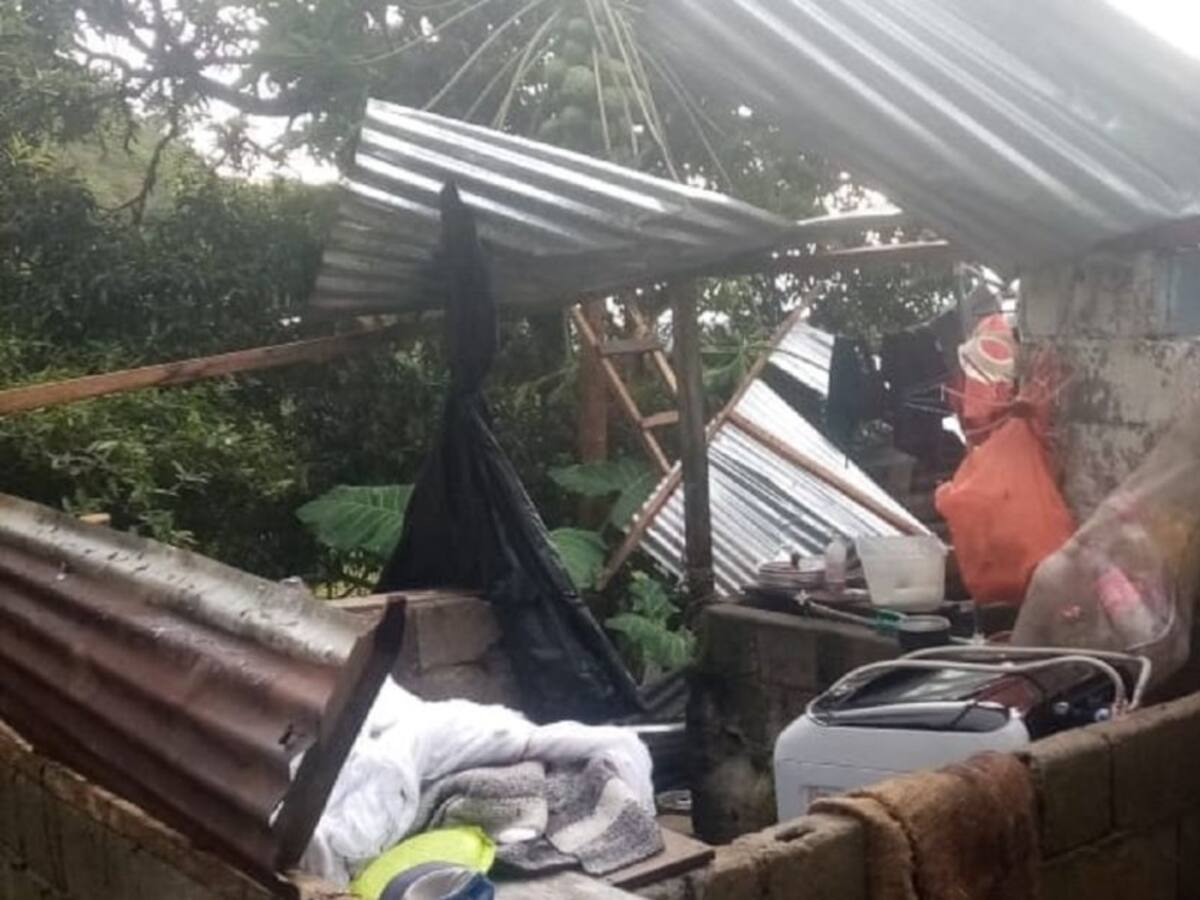 Vientos huracanados destecharon varias viviendas en Marquetalia, Caldas