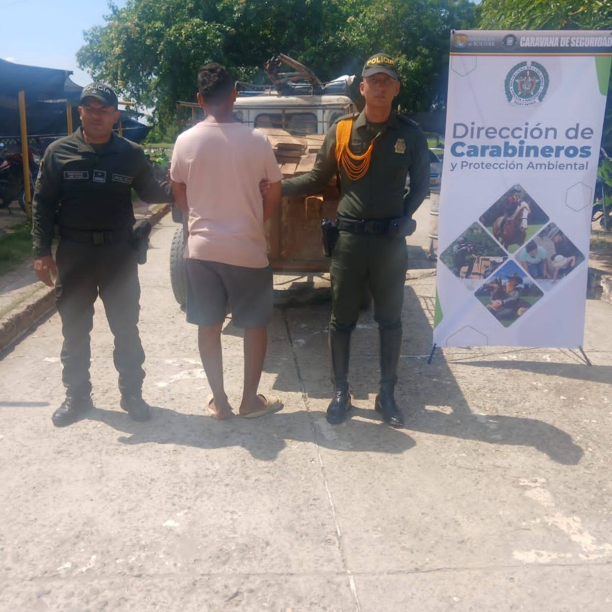 Incautan vehículo con madera de procedencia ilegal en el barrio San Mateo de Magangué