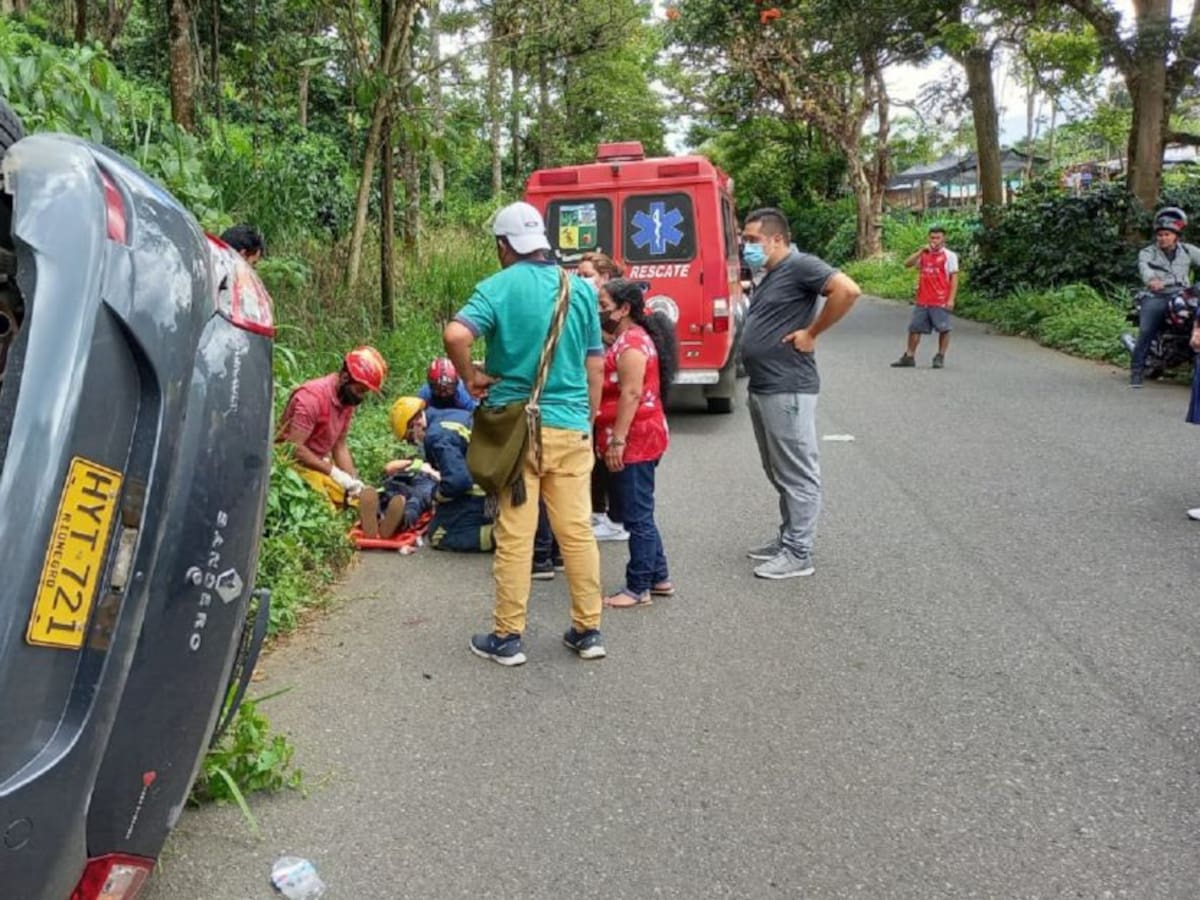 Tres lesionados dejó un accidente en una vía del municipio de Jardín