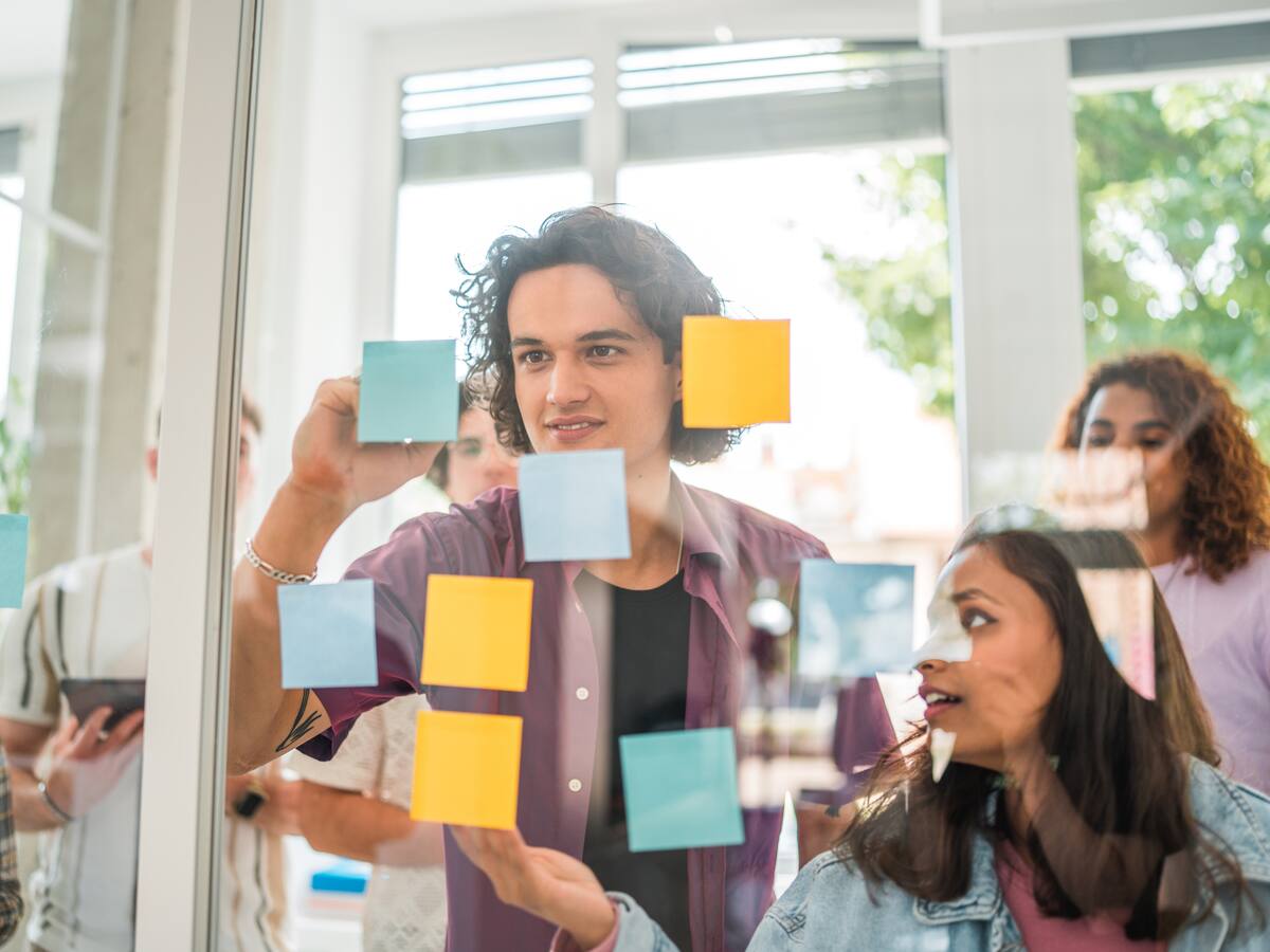 5 carreras tecnológicas mejor pagadas de Colombia en 2024: ¿en dónde estudiarlas?