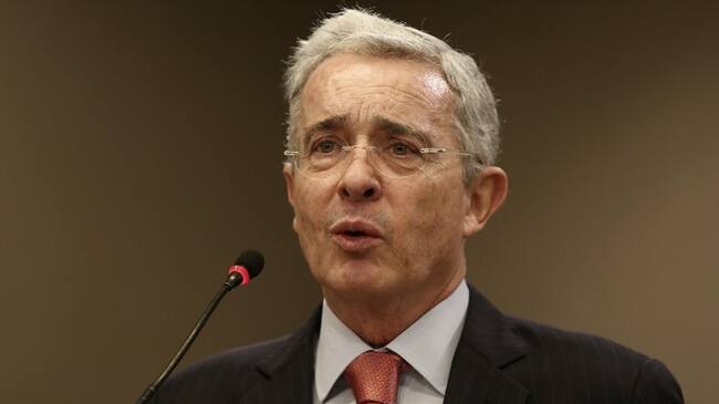 El expresidente Álvaro Uribe le pidió a sus copartidarios del Centro Democrático no defenderlo. Foto: Colprensa