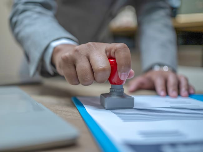 Funcionario, imagen de referencia. Foto: Getty Images.