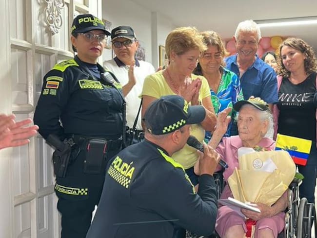 María Jeréz, la mujer de 105 años homenajeada en el desfile del 20 de julio