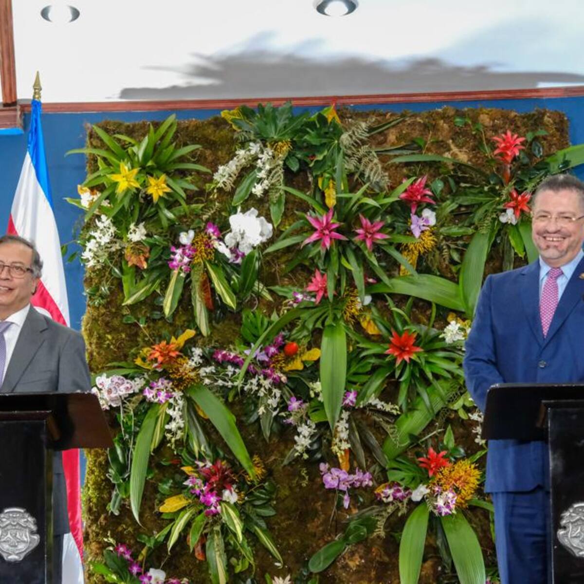 Turismo, migración, cambio climático y café: Petro dialogó con el presidente de Costa Rica