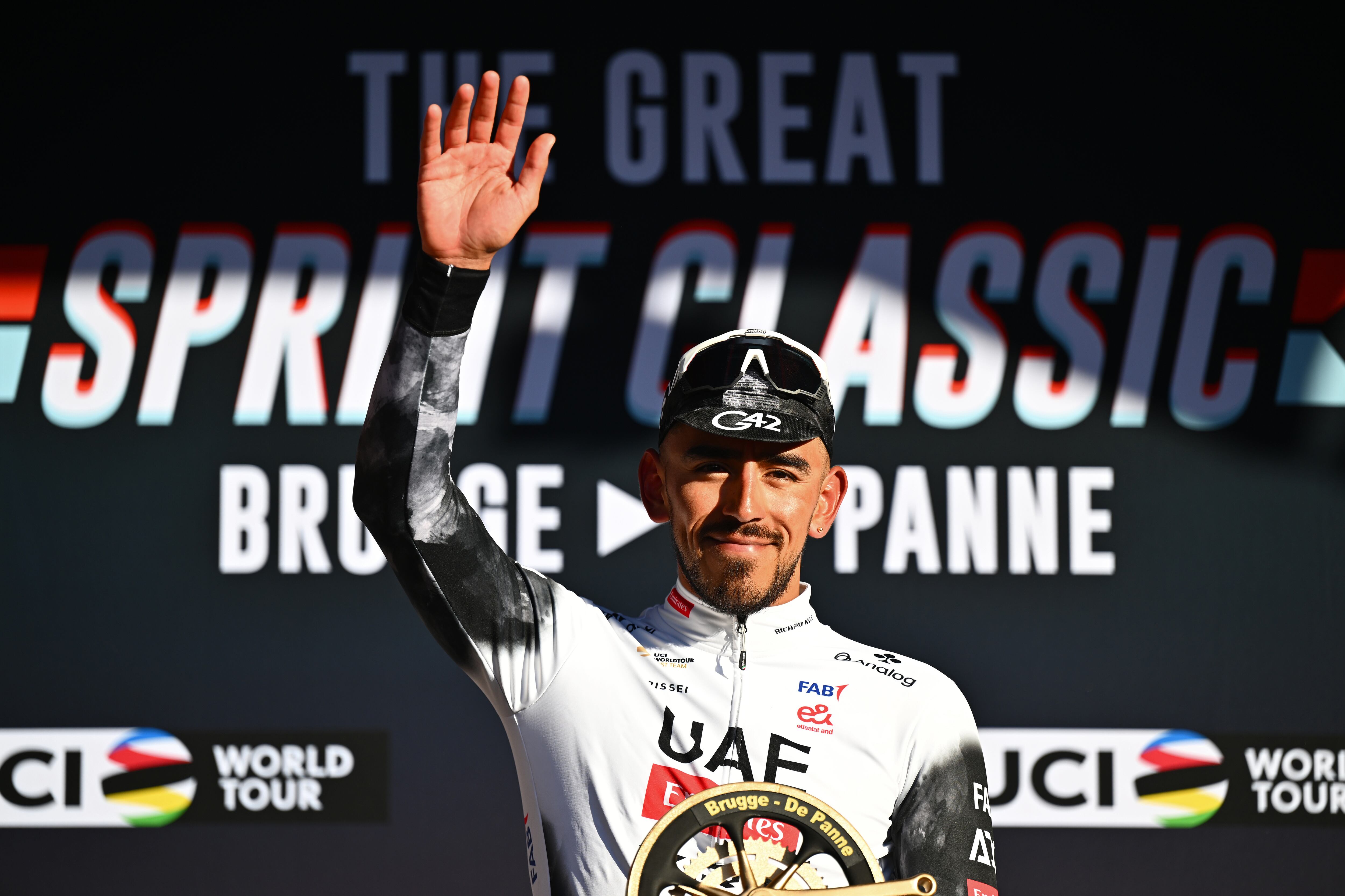 Juan Sebastian Molano, corredor colombiano del UAE Team Emirates, se impuso en la clásica Brujas -De Panne 2025. (Photo by Luc Claessen/Getty Images)
