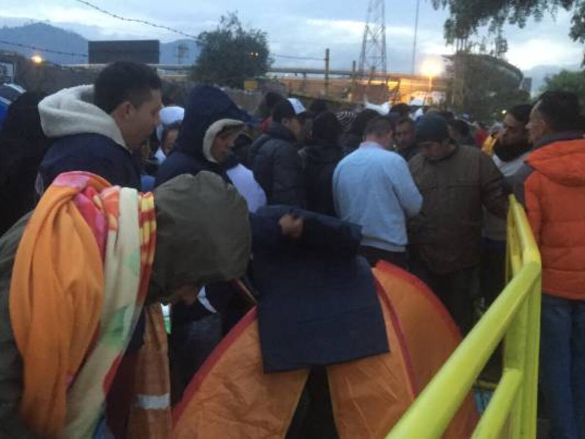 Largas filas en El Campín por compra de boletería para partido de Colombia contra Argentina
