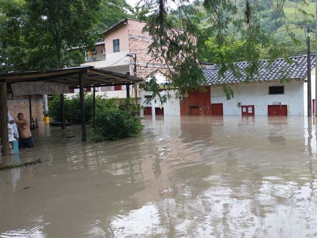 Inundación en Bolombolo, en la madrugada del 18 de mayo. 