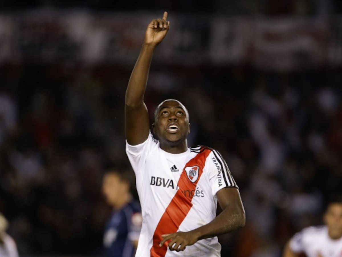 Napoli estaría interesado en Éder Álvarez Balanta