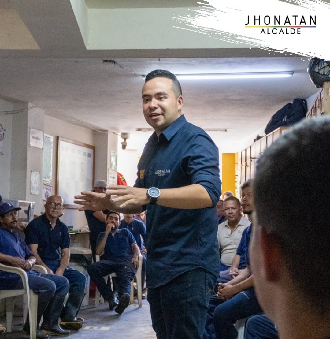 Jhonatan Pineda, candidato a la alcaldía de Copacabana. Foto: cortesía.