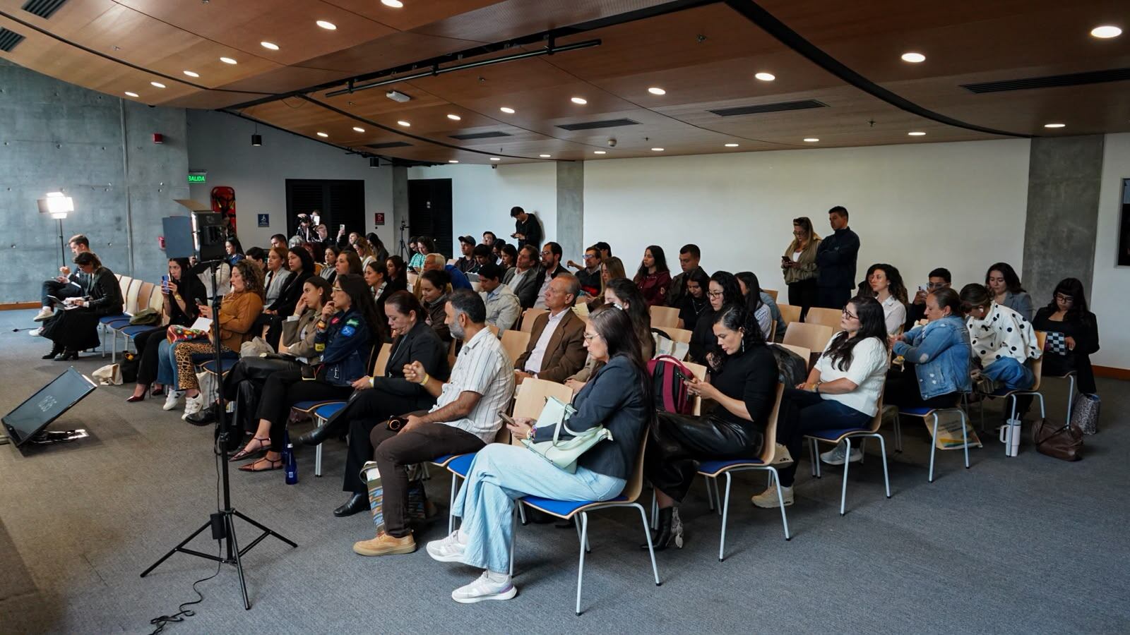 Expertos, académicos, lideres empresariales y de la sociedad civil de dieron cita en la Universidad EAN para hablar del futuro del agua en Colombia. | Foto: Caracol Radio