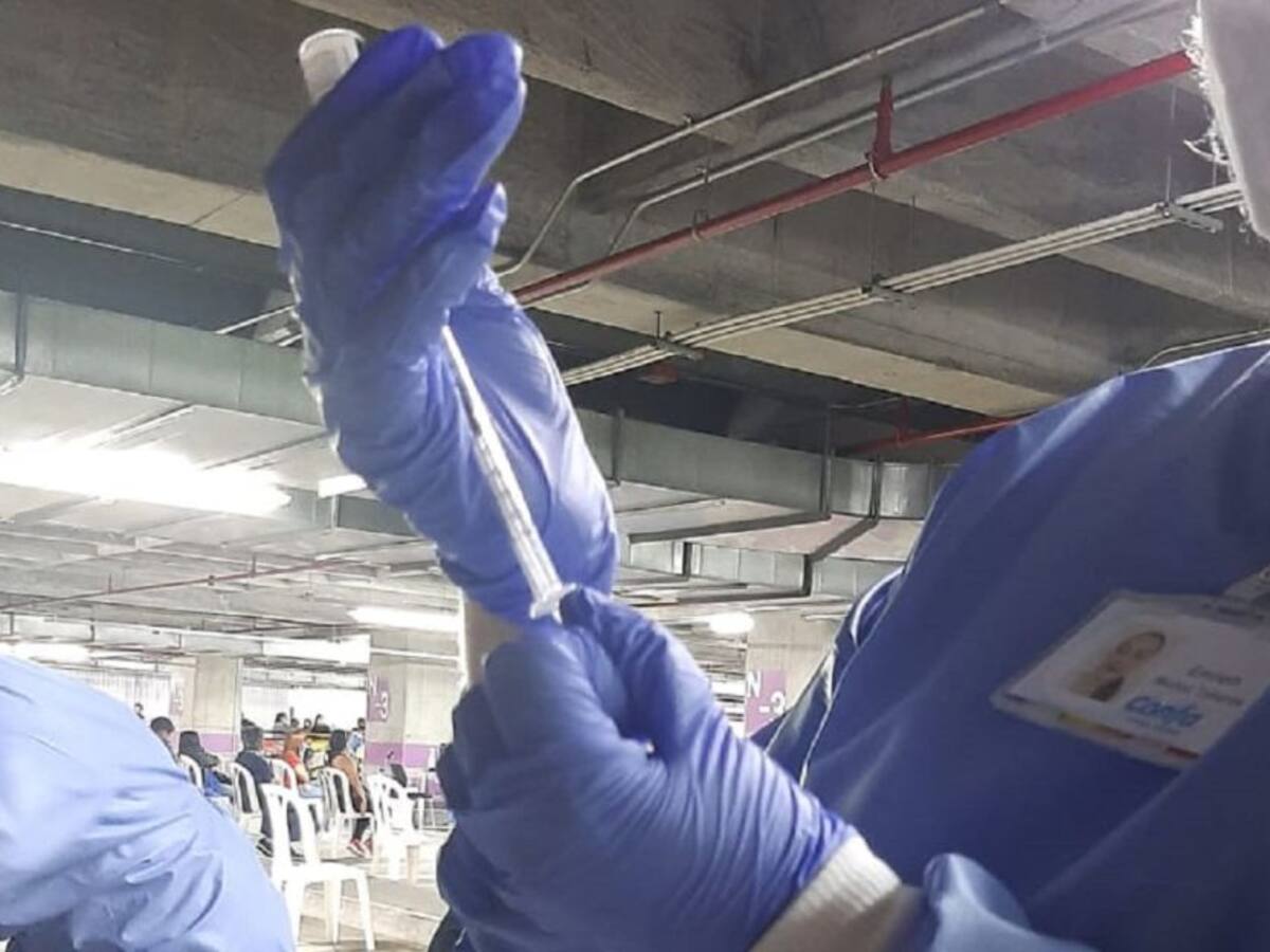 La vacunación es clave para protegerse de las variantes del COVID-19