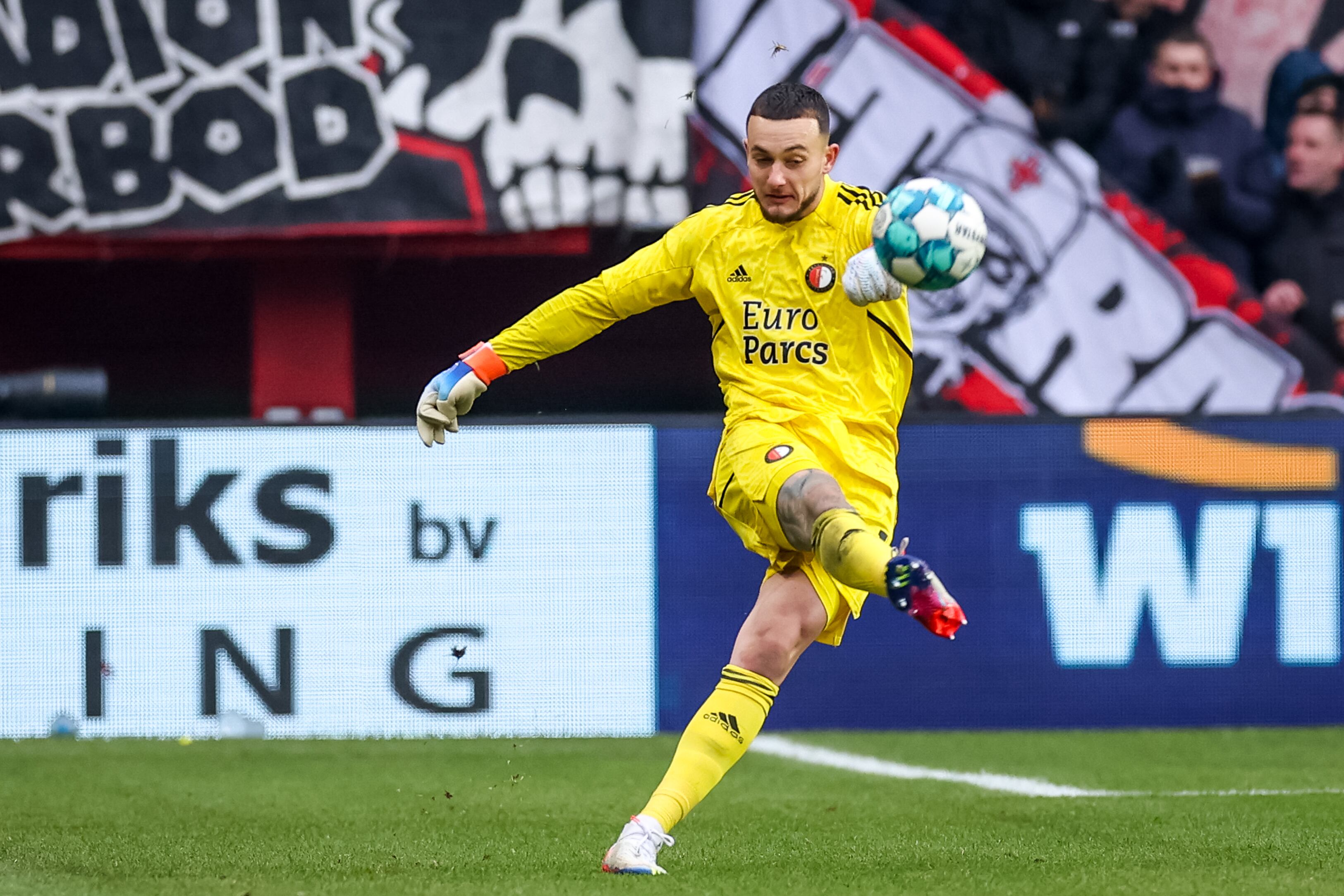 Justin Bijlow arquero del Feyenoord en el partido contra Twente. (Photo by Marcel ter Bals/BSR Agency/Getty Images)
