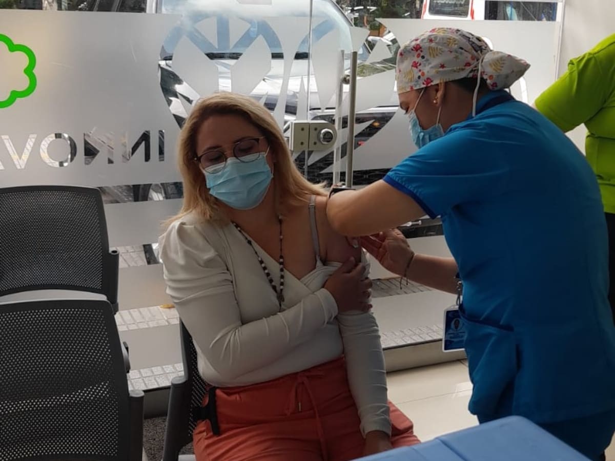 En octubre Coosalud espera vacunar contra COVID-19 al 85% de sus afiliados