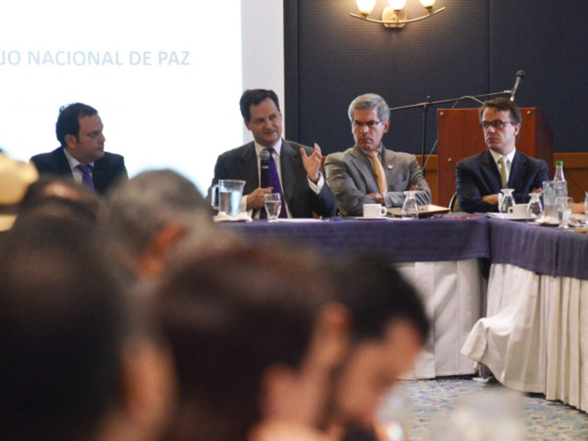 Hay que establecer protocolos claros para la pedagogía de las Farc: La U