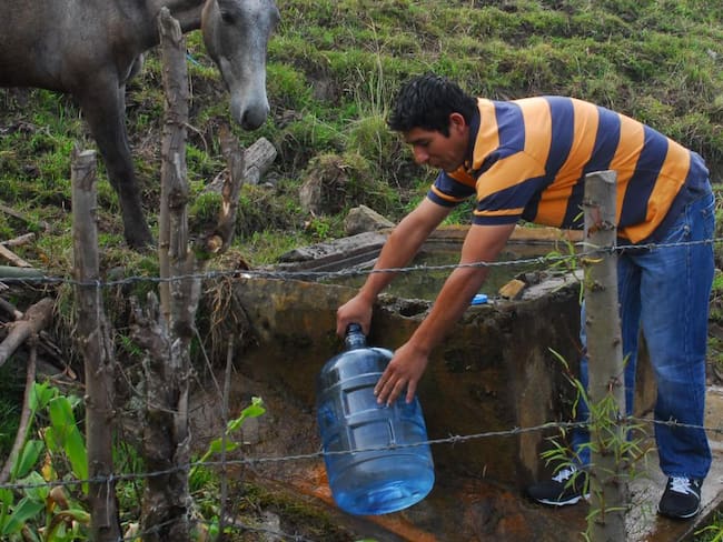 Fenómeno de El Niño deja 108 municipios con racionamiento de agua potable