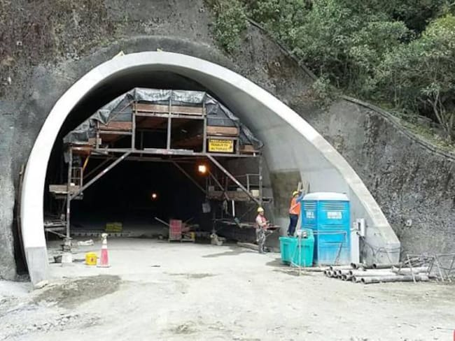 Hoy mismo se le paga a los empleados del túnel de La Línea: Mintransporte