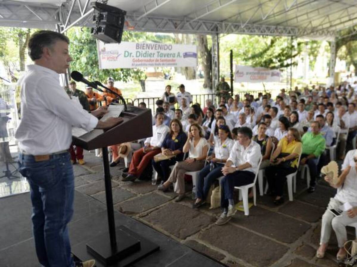 Presidente advierte al Eln que si no se acogen a la paz pueden terminar en la cárcel o una tumba