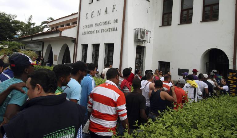 Las autoridades colombianas buscan controlar el ingreso de venezolanos y la seguridad nacional.