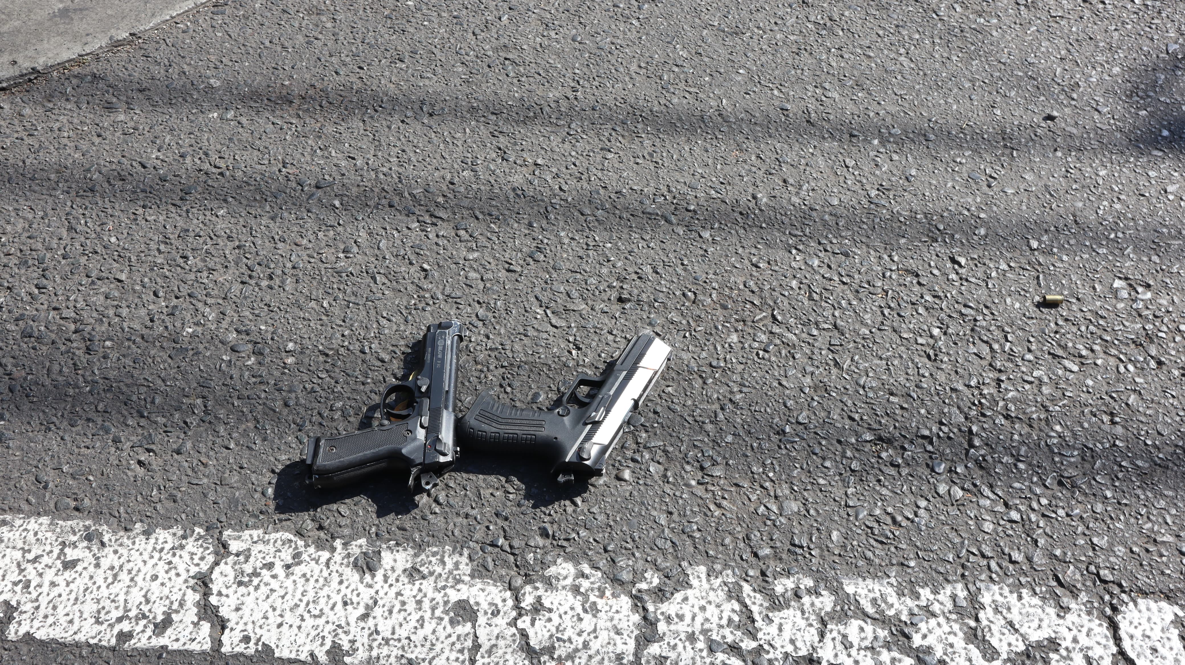 Los tres hombres luego de huir se encontraron con la Policía.