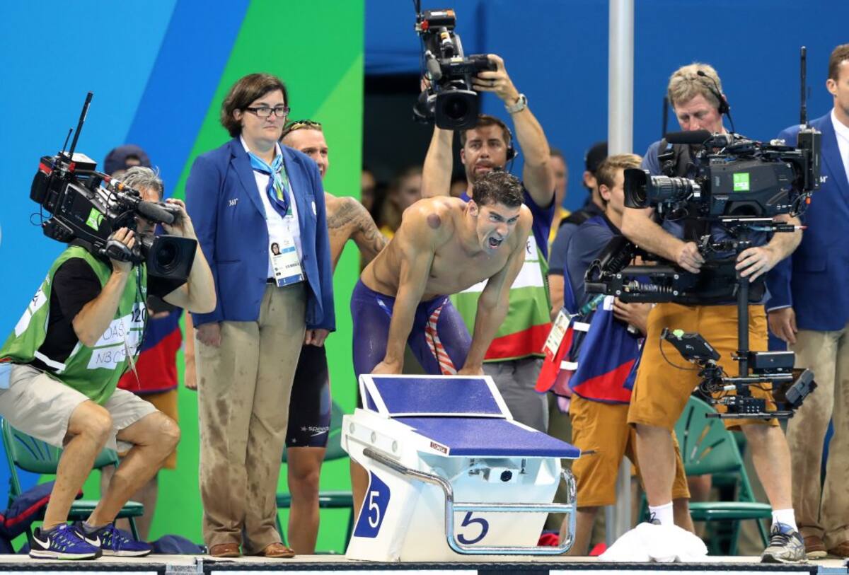 Michael Phelps, el deportista más laureado en la historia de los Juegos Olímpicos, agigantó este su leyenda, tras conquistar su vigésimo tercera medalla, la decimonovena de oro, tras conducir al triunfo al equipo norteamericano en la final del relevo 4x100 libre.