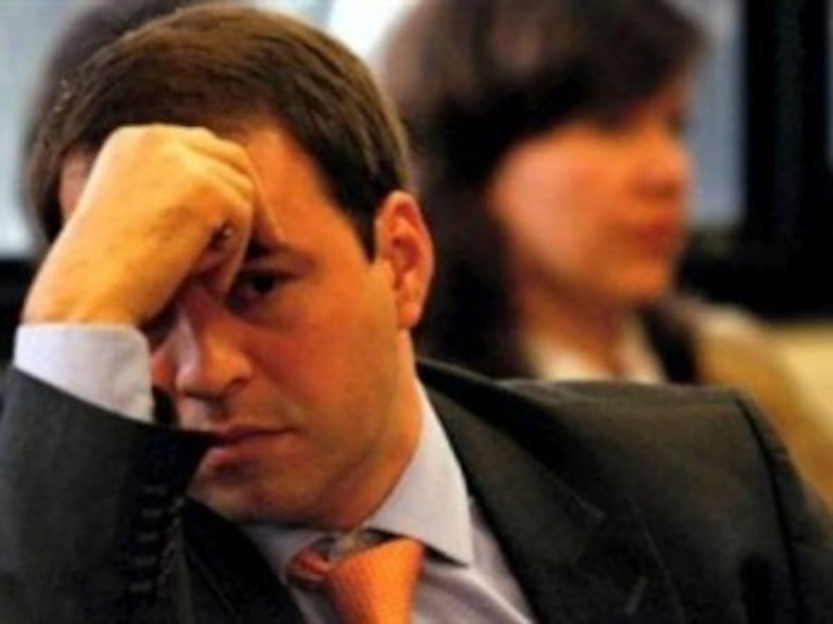 Condenan a diez años de prisión domiciliaria al exviceministro Juan Camilo Salazar por escándalo de AIS