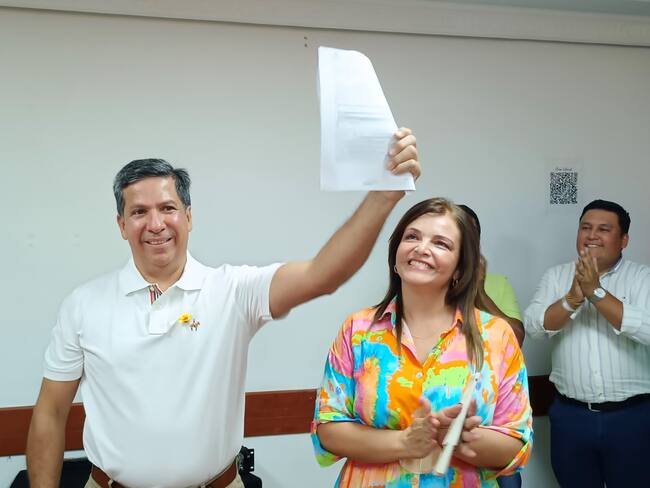 En la delegación departamental de la Registraduría Nacional, ubicada en el edificio Bancolombia del Parque Santander de Neiva, este viernes 28 de julio, oficialmente el médico Rodrigo Lara Sánchez formalizó su aspiración a la Gobernación del departamento del Huila.