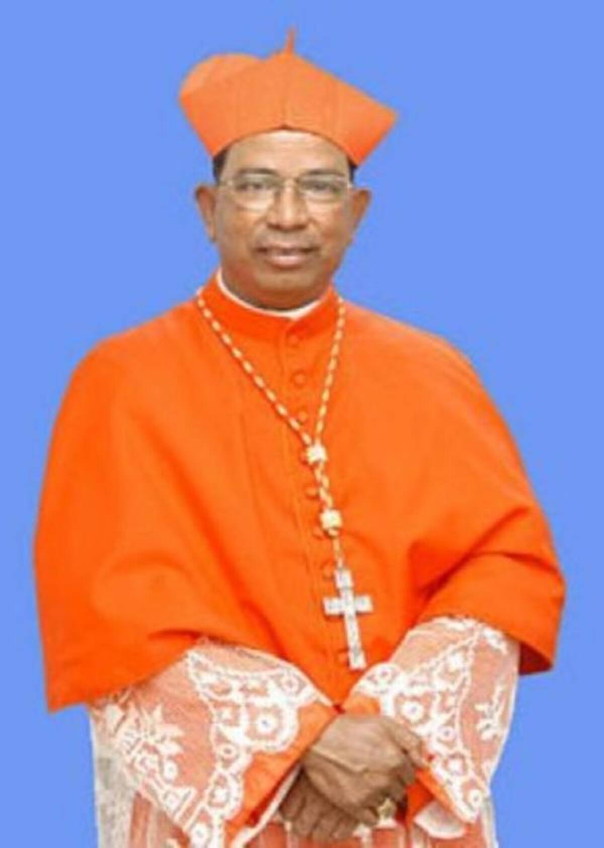 Telesphore Placidus Toppo, tiene 73 años, arzobispo de Ranchi en la Iglesia Católica Romana . Es el primer Oraon adivasi (tribal) indio en ser cardenal.
