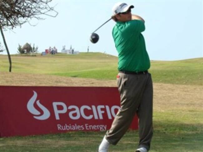 Cody Slover sigue al frente del Pacific Colombia de Golf en Barranquilla